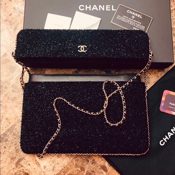 🔥💫Rare Chanel Runway Crossbody💫🔥 - Picture 5 of 8